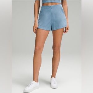Lululemon Ribbed Softstreme 2” Shorts NWT